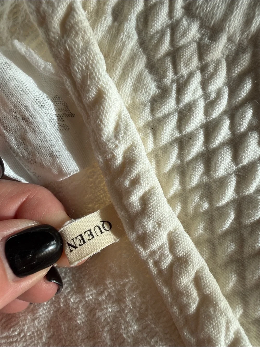 The Company Store White Quilted Bedspread Scalloped Edge coverlet Queen